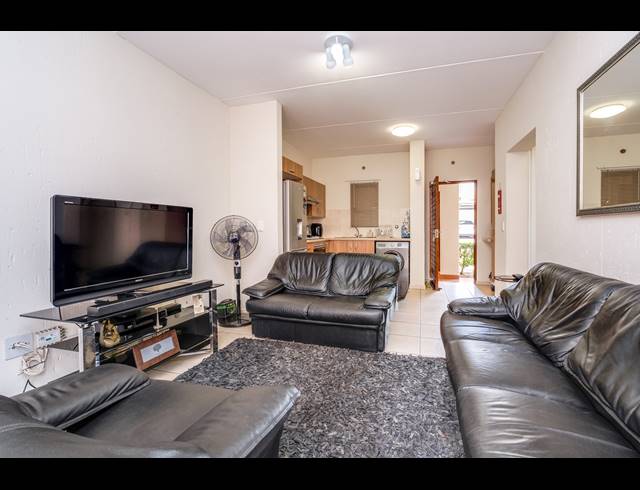 1 BEDROOM SECTIONAL TITLE FOR SALE IN DOUGLASDALE